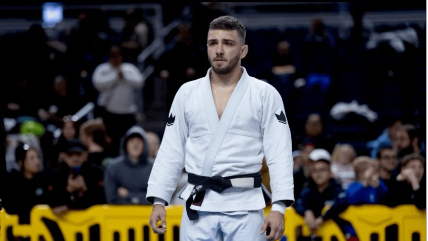 Professor brasileiro de jiu-jítsu é preso pelo ICE nos EUA