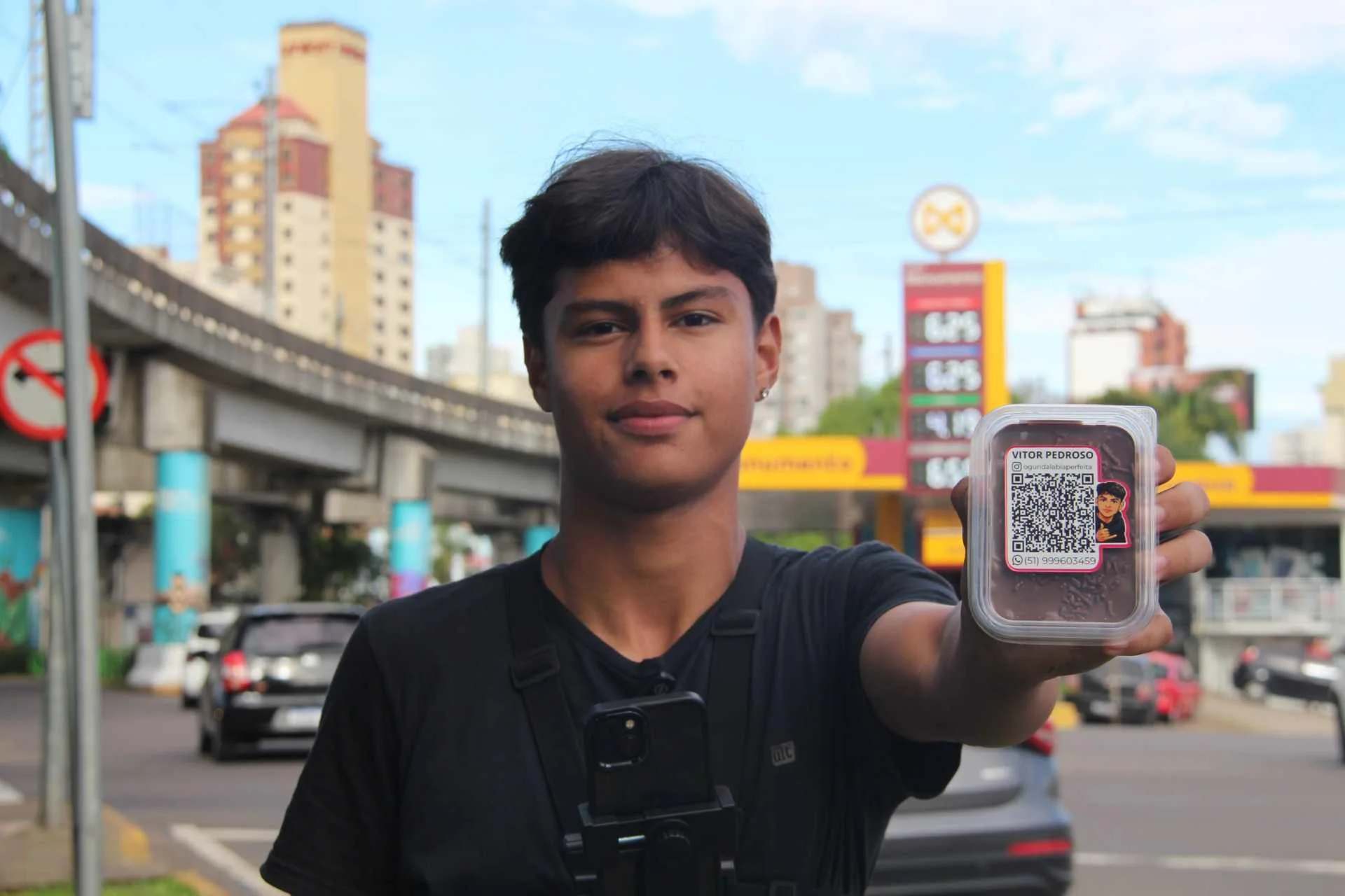Aos 16 anos, jovem de Novo Hamburgo transforma rotina nas ruas em projeto para empreender abc+