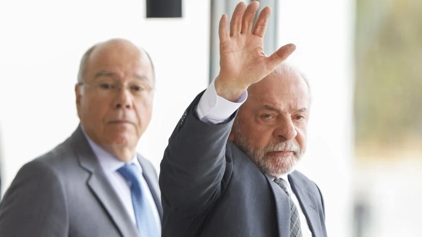 Agressões de Milei motivaram rebaixamento da relação, diz Vieira