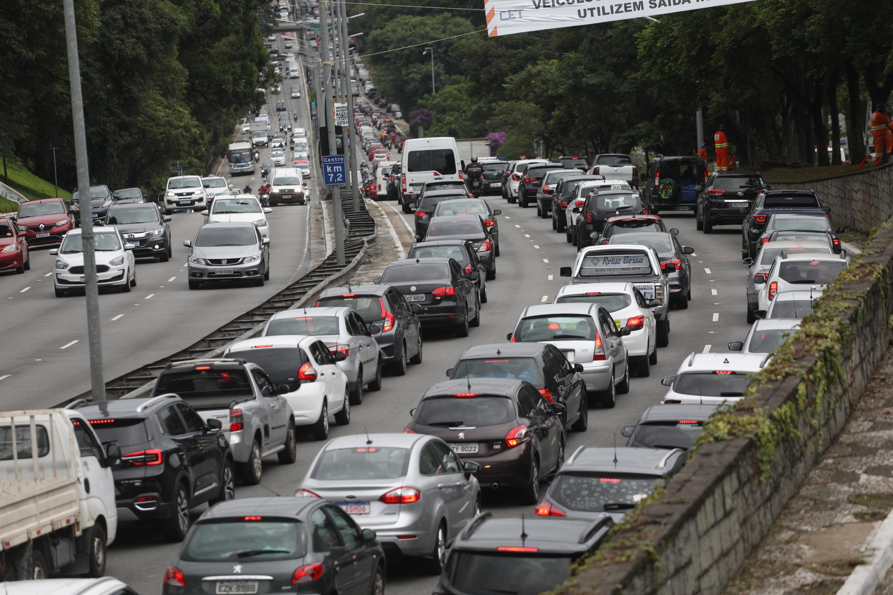Cidade de SP registra manhã com 768 km de congestionamento no 2° dia de greve da CPTM, com rodízio suspenso G1
