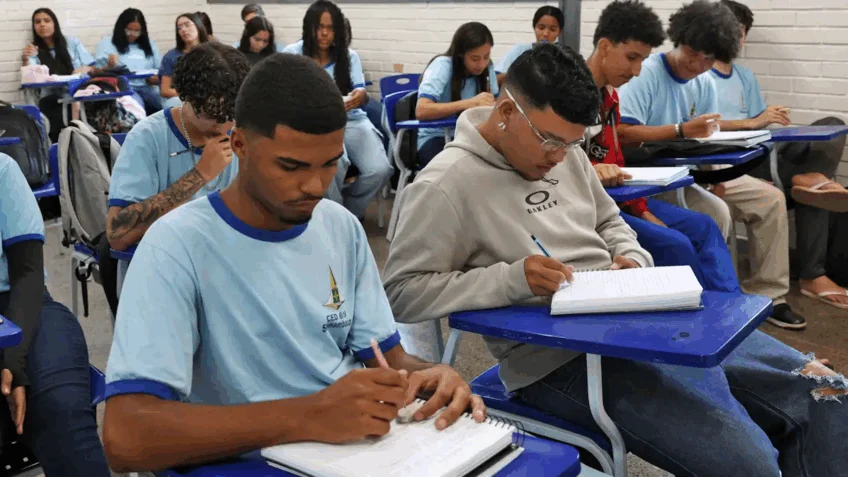 Nota em matemática no ensino médio ainda não voltou ao pré-pandemia