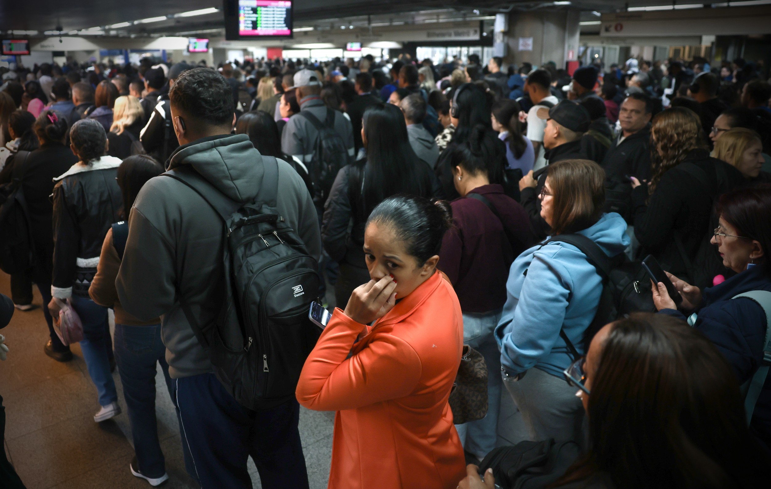 Greve de trens em São Paulo chega ao fim após governo prometer manter empregos dos ferroviários