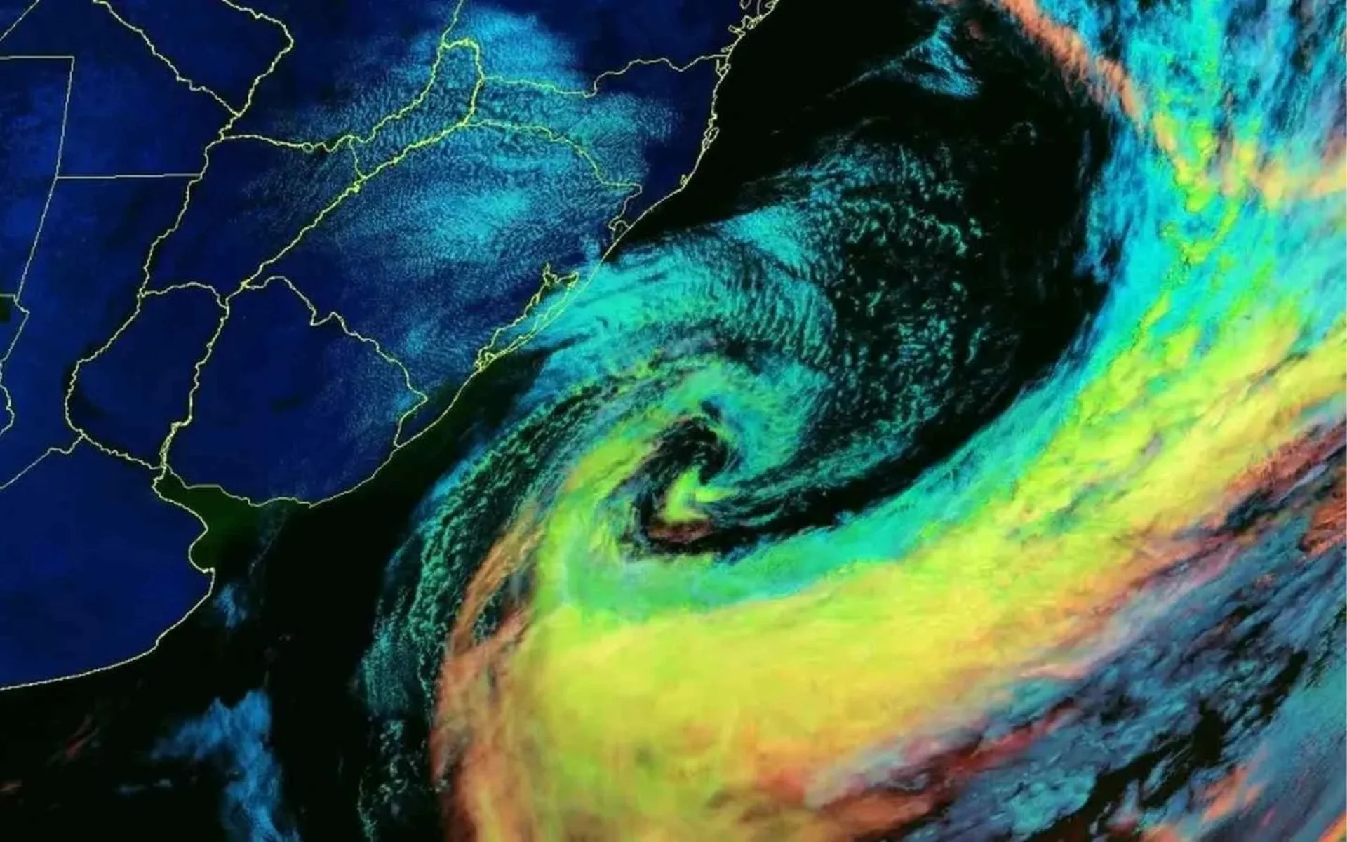 Vento ciclônico associado a ciclone bomba traz novo risco para vendaval após linha de tempestades com rajadas de até 150 km/h abc+