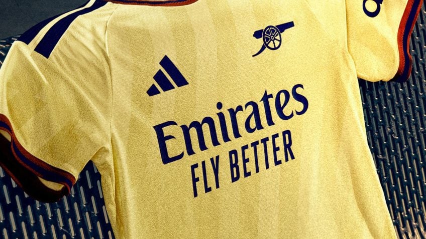 Arsenal renova patrocínio máster com a Emirates até 2033