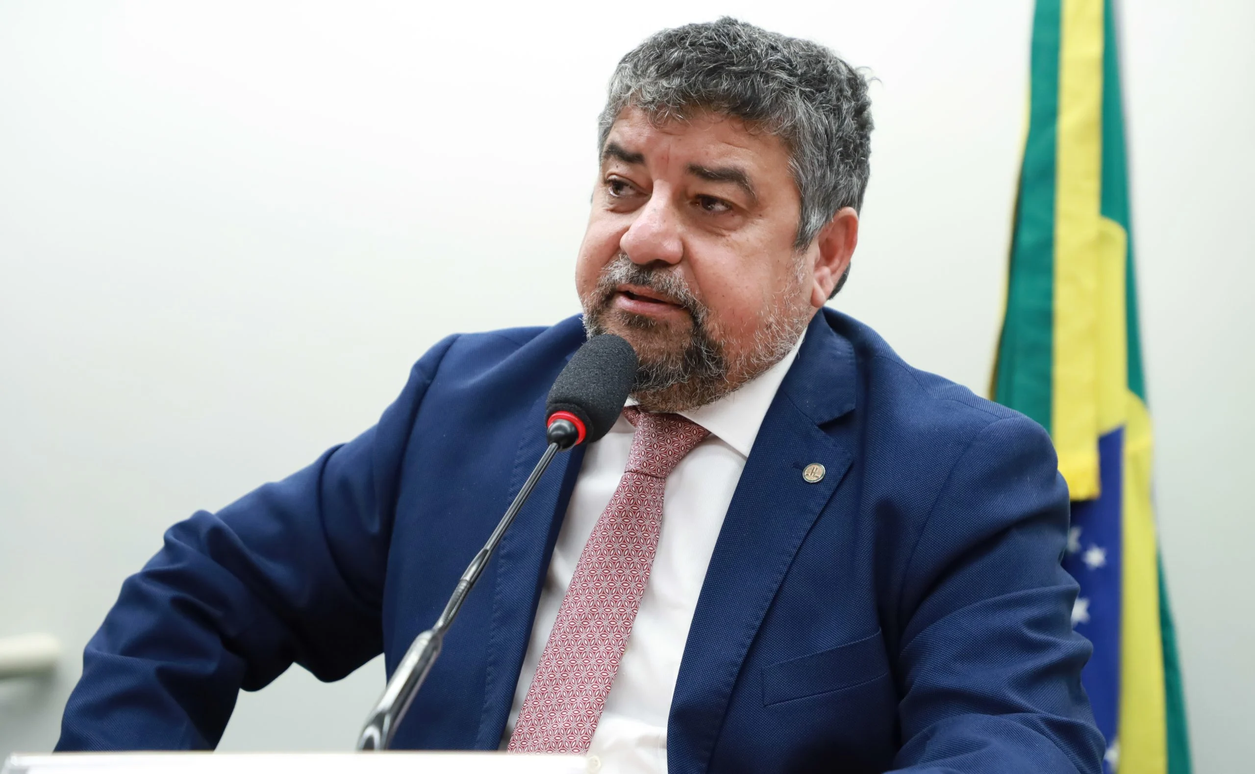 Vice do PT ironiza chapa de Flávio: Ninguém quer a canoa furada