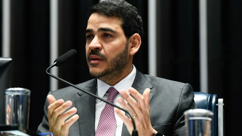AGU vai acionar a Justiça para tirar o Discord do ar, diz Messias