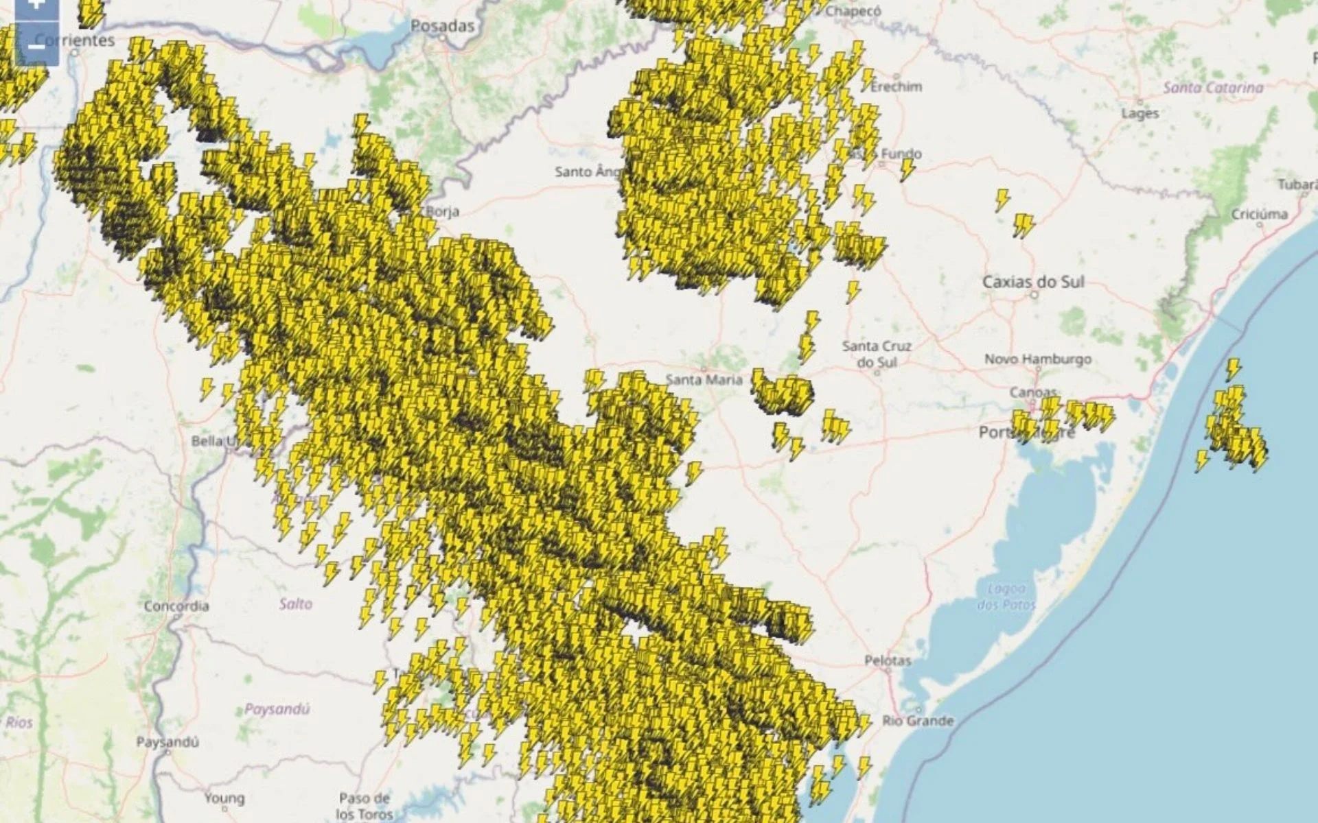Mapa de raios mostra rápido avanço da linha de tempestades que atinge RS em até 6 horas abc+