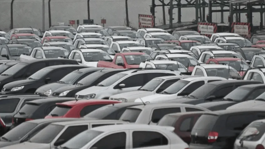 Vendas de carros sobem 15% em julho e têm melhor resultado do ano