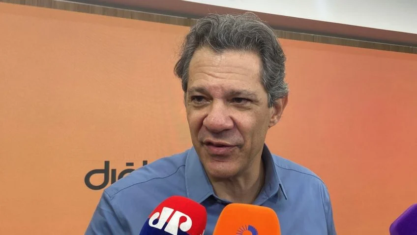 Haddad quer impedir policial de desligar câmera corporal em SP