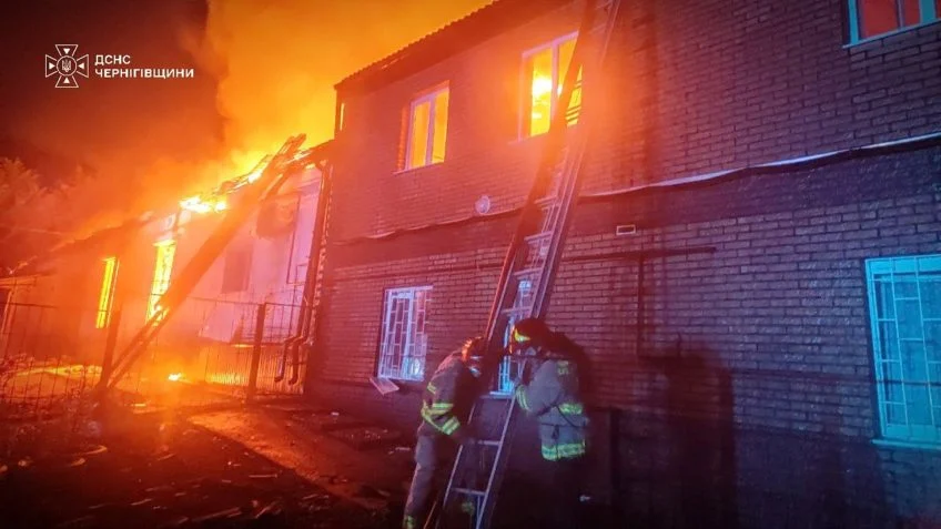 Drones russos matam menino de 3 anos e avós perto de Kiev
