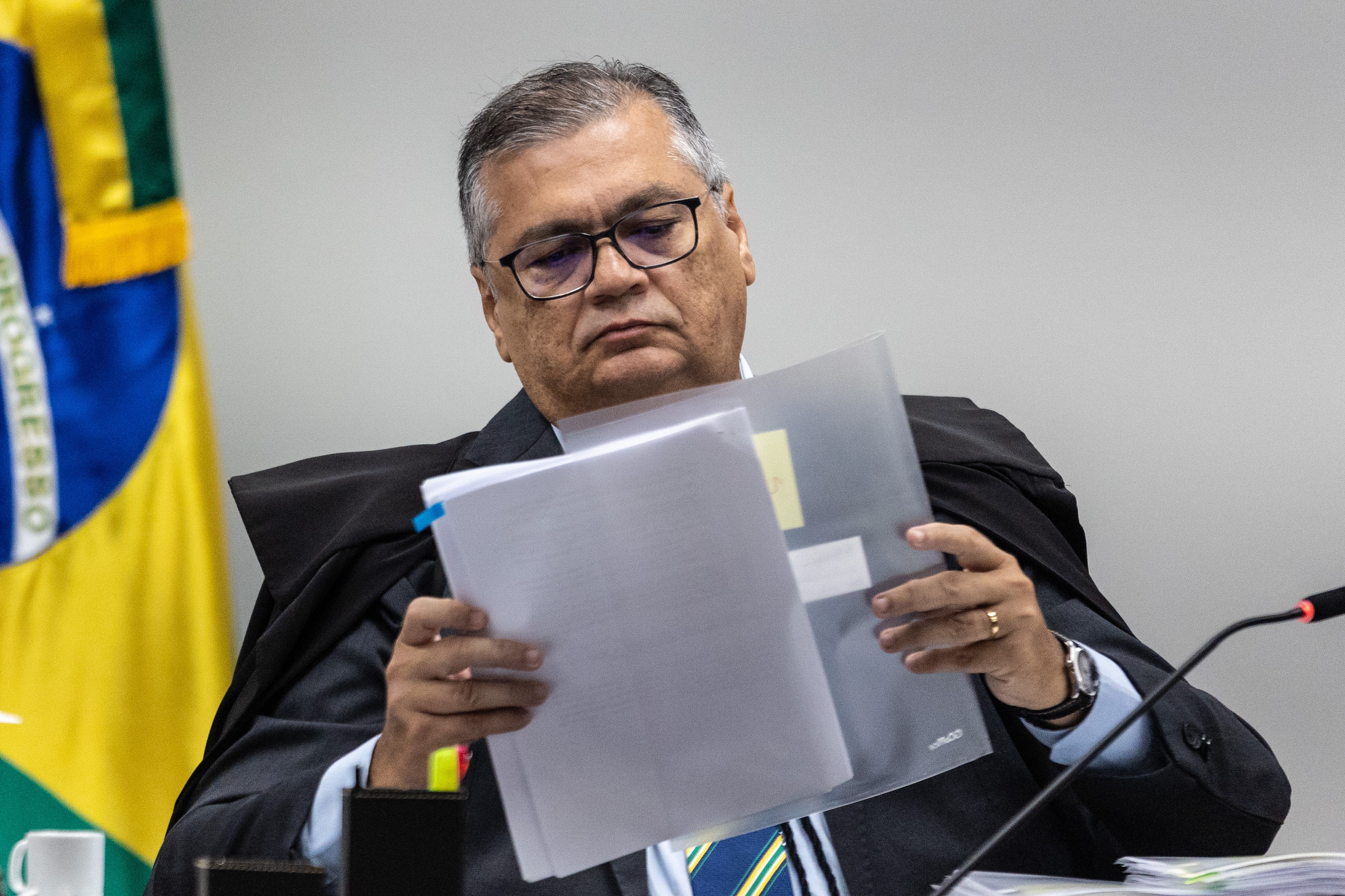 Dino proíbe aposentadoria compulsória como punição a magistrados