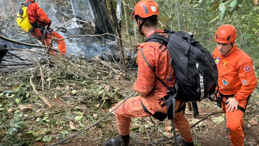 Queda de helicóptero no Rio de Janeiro deixa 4 pessoas mortas