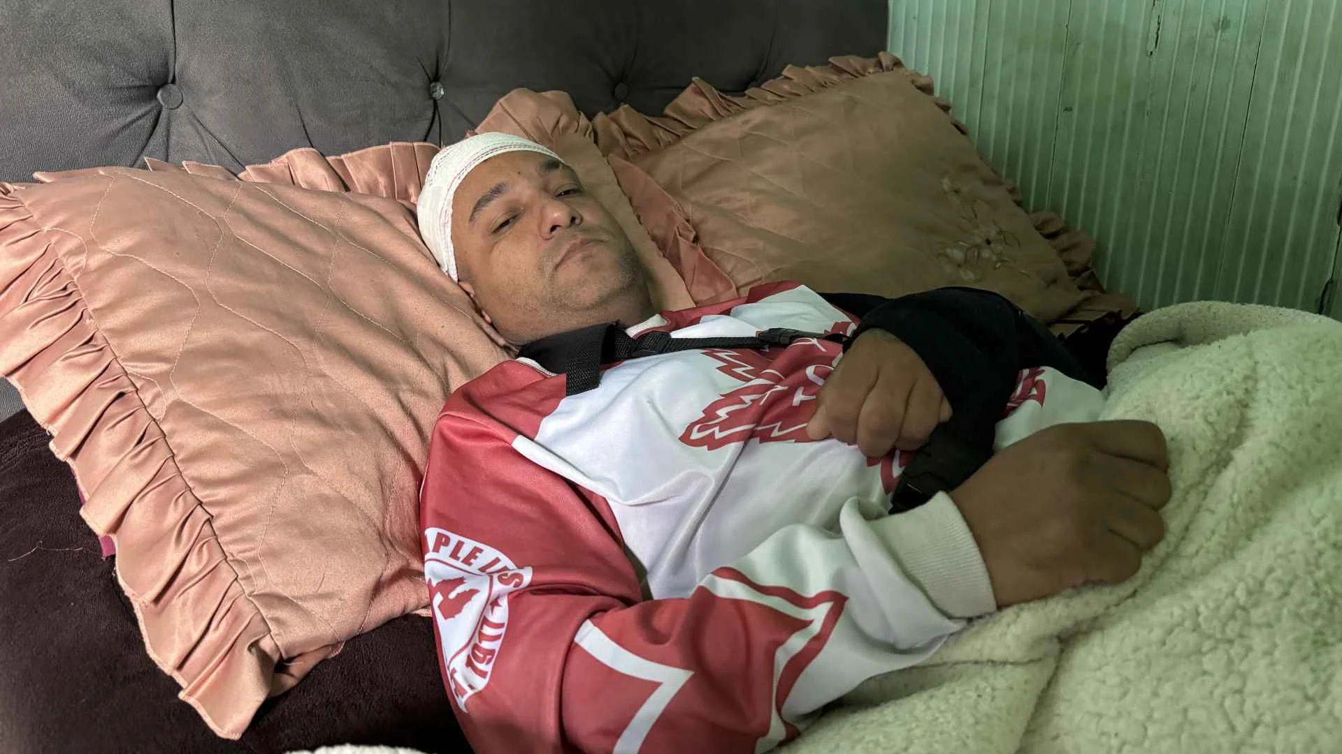 Pensei que ia morrer , diz motociclista que teve pescoço atingido por fio solto em Novo Hamburgo abc+