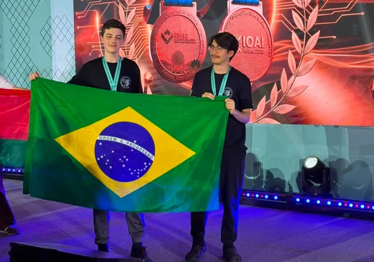 Sucesso está no processo : Brasil se destaca e canoense sobe no pódio na Olimpíada Internacional de IA abc+