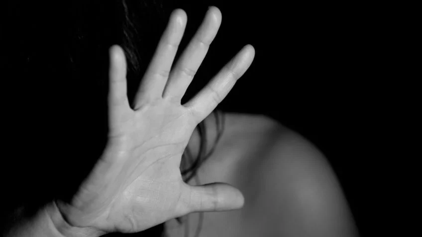 Projeto fixa prazo de 24 horas para medida protetiva a mulheres
