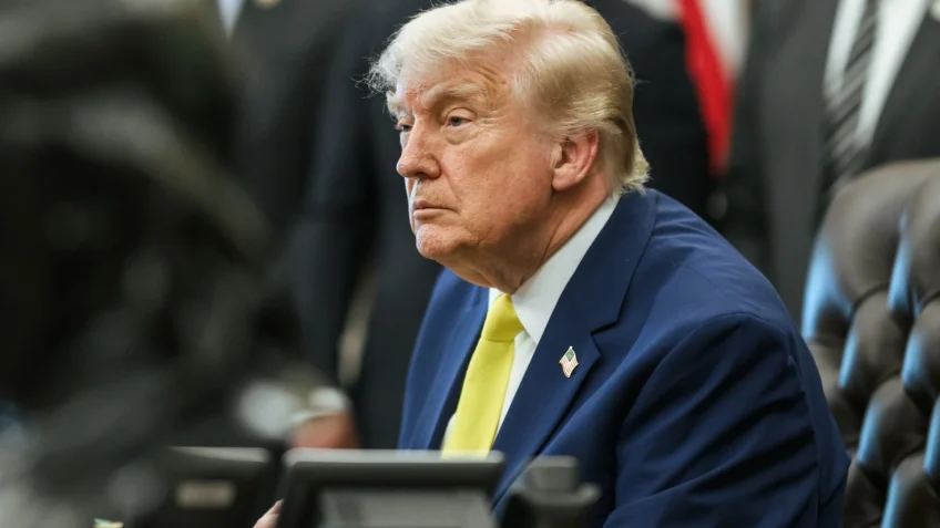 Trump diz que EUA negociam com Irã com discrição