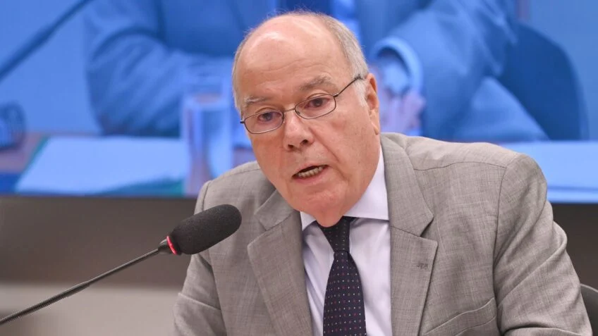 Brasil não será governado por “controle remoto”, diz Vieira