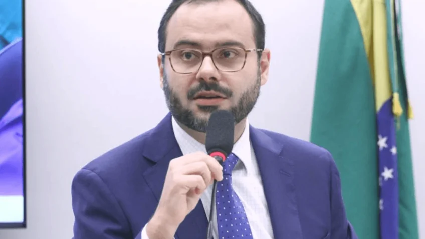 Ideal seria elevar teto de MEI e Simples em conjunto, diz ministro