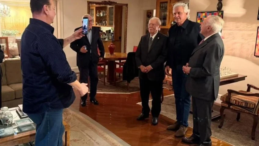 Caiado e Kassab se reúnem com Sarney e Temer