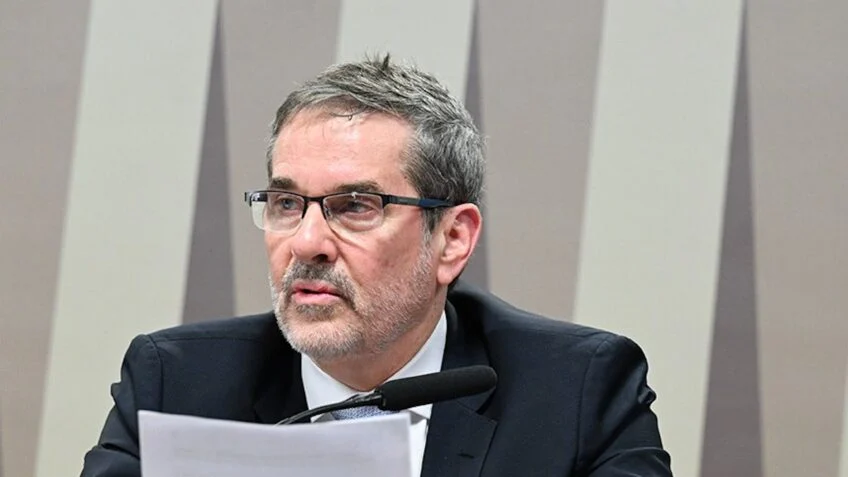 Itamaraty troca chefe de gabinete de Mauro Vieira