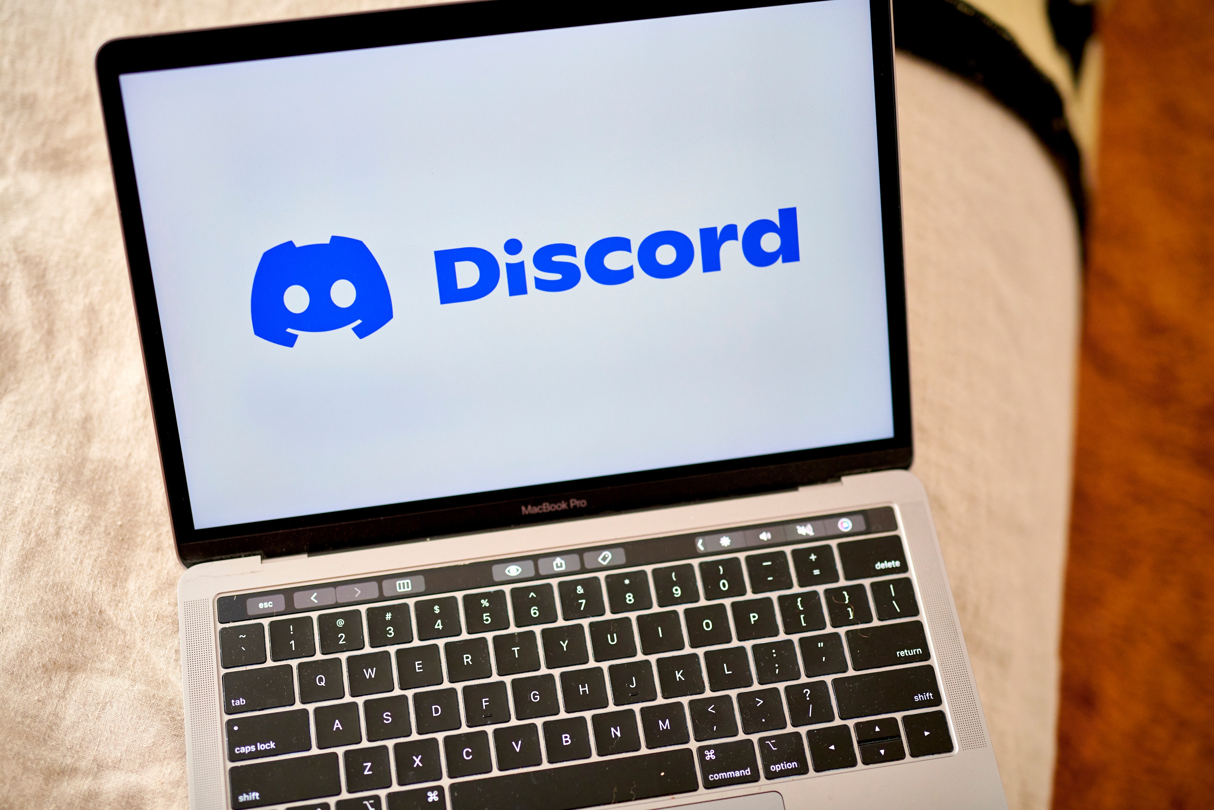Governo determina suspensão de lives do Discord após morte de menina de 13 anos