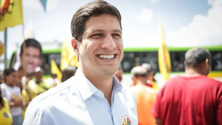 Patrimônio de João Campos cresce 7,24% e chega a R$ 2,8 mi