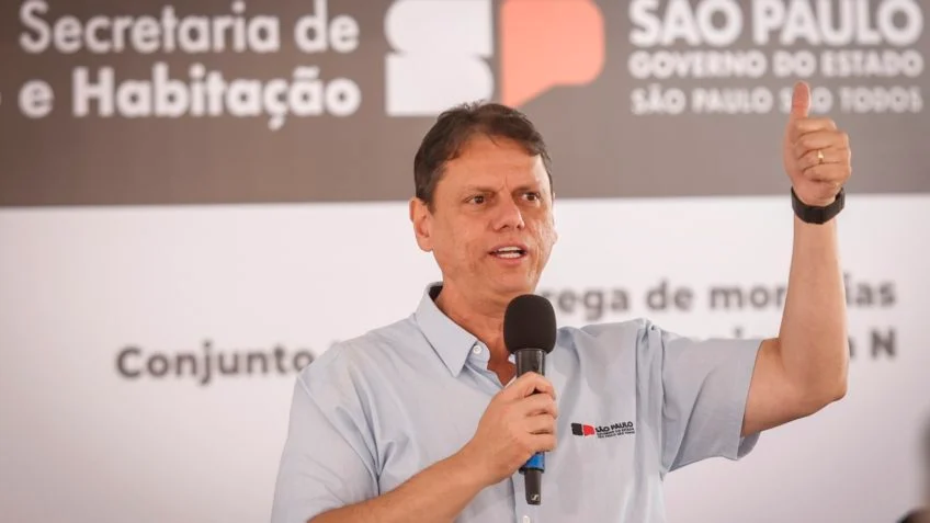 Tarcísio diz que recuou sobre câmeras corporais na PM-SP