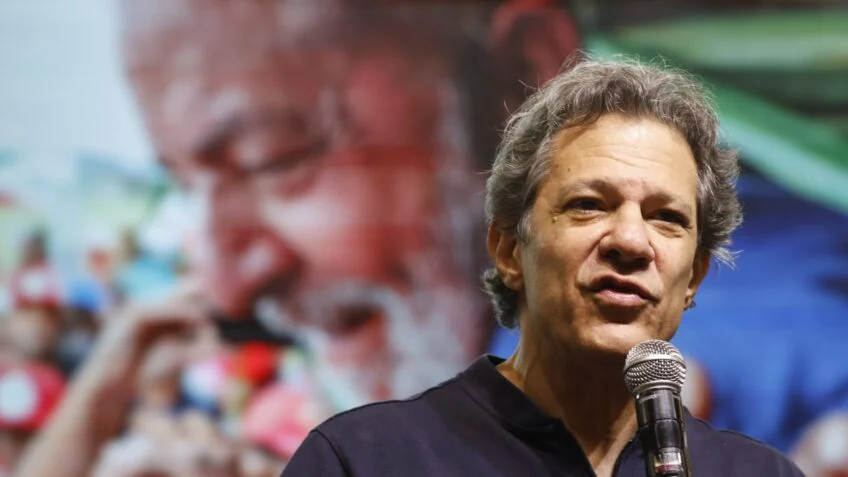 Haddad registra pedido de candidatura e declara R$ 861 mil em bens