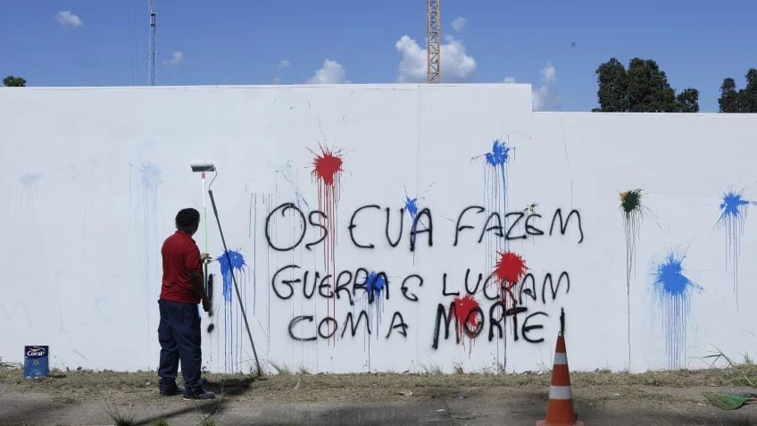 Vandalismo do MST na embaixada é inaceitável, dizem EUA