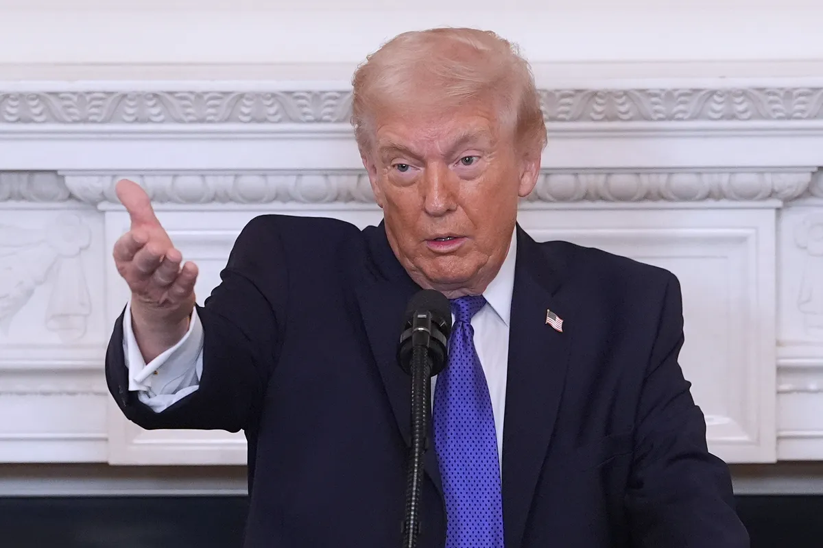 Aprovação de Trump cai ao nível mais baixo com alta dos combustíveis, mostra pesquisa