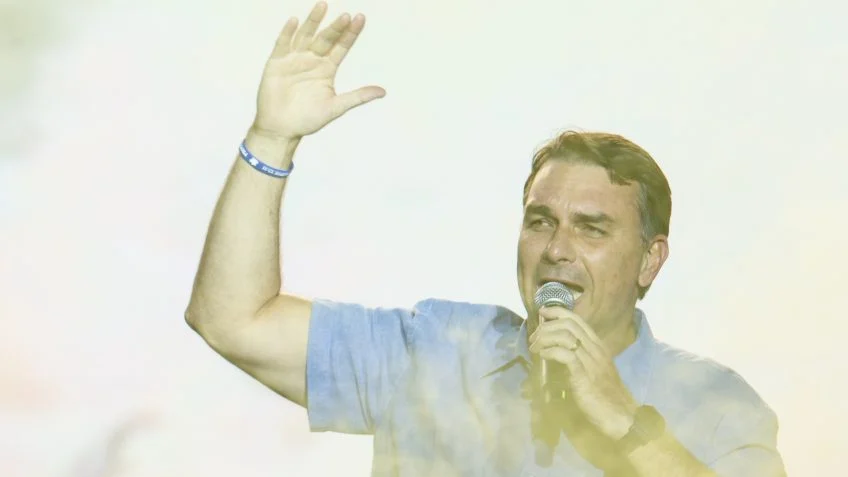 Flávio deixa fim da escala 6 X 1 fora do plano de governo