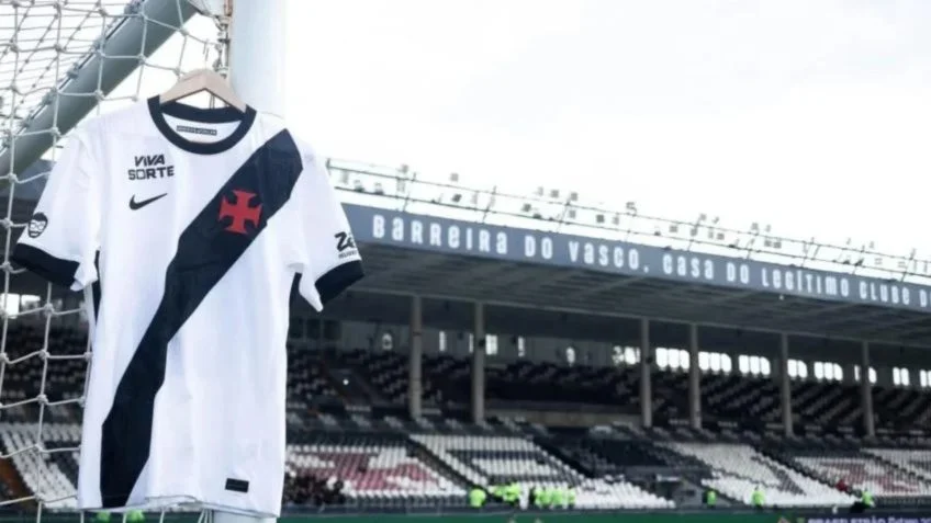 Com 1º aval para SAF, Vasco aciona Justiça para receber empréstimo