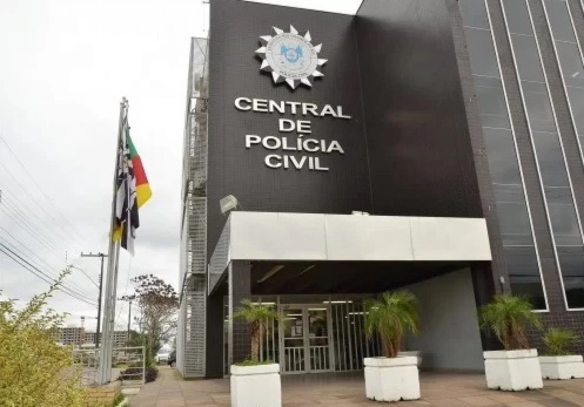 Advogado é preso por suspeita de agredir a mulher em Canoas abc+