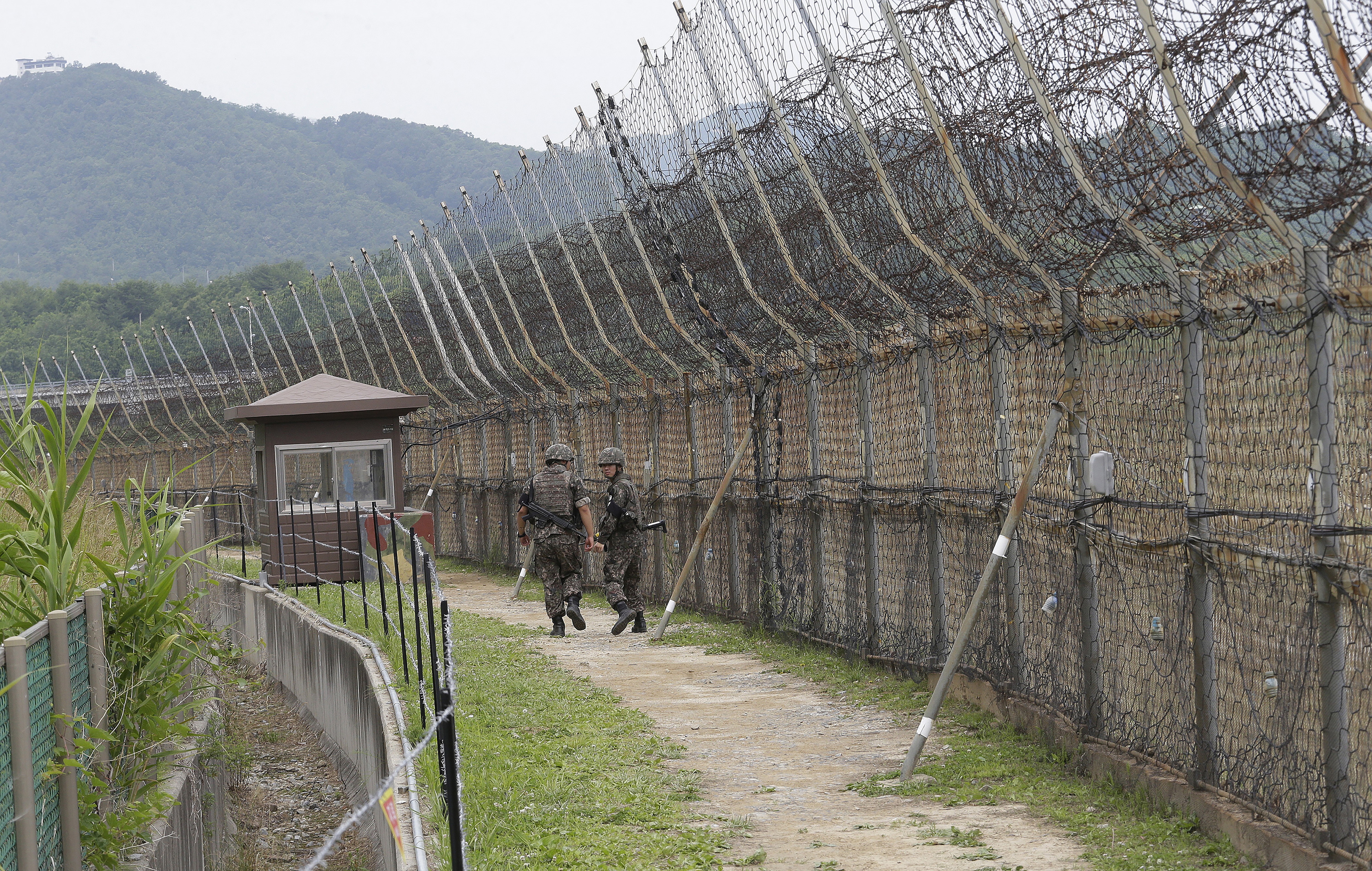 Coreia do Sul atira após soldados norte-coreanos cruzarem a fronteira G1