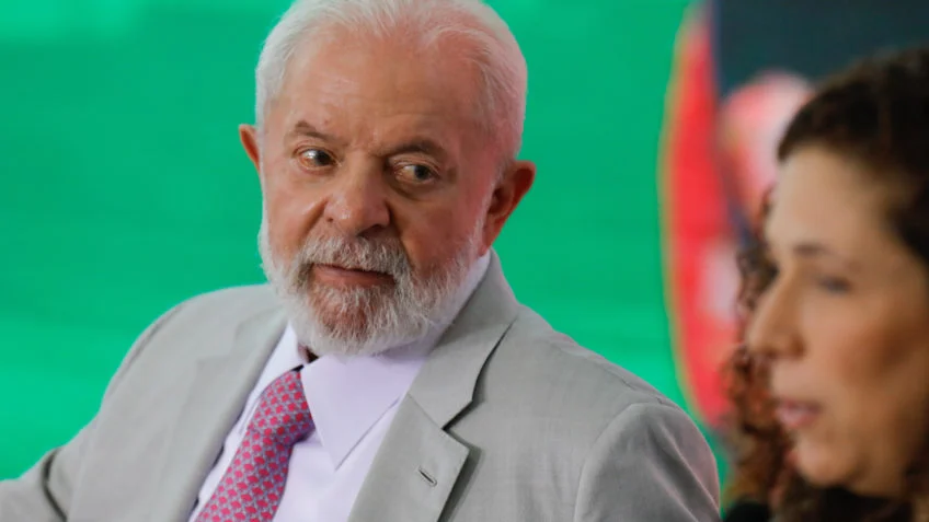 Governo Lula tem 4.255 funcionários a menos em 1 ano