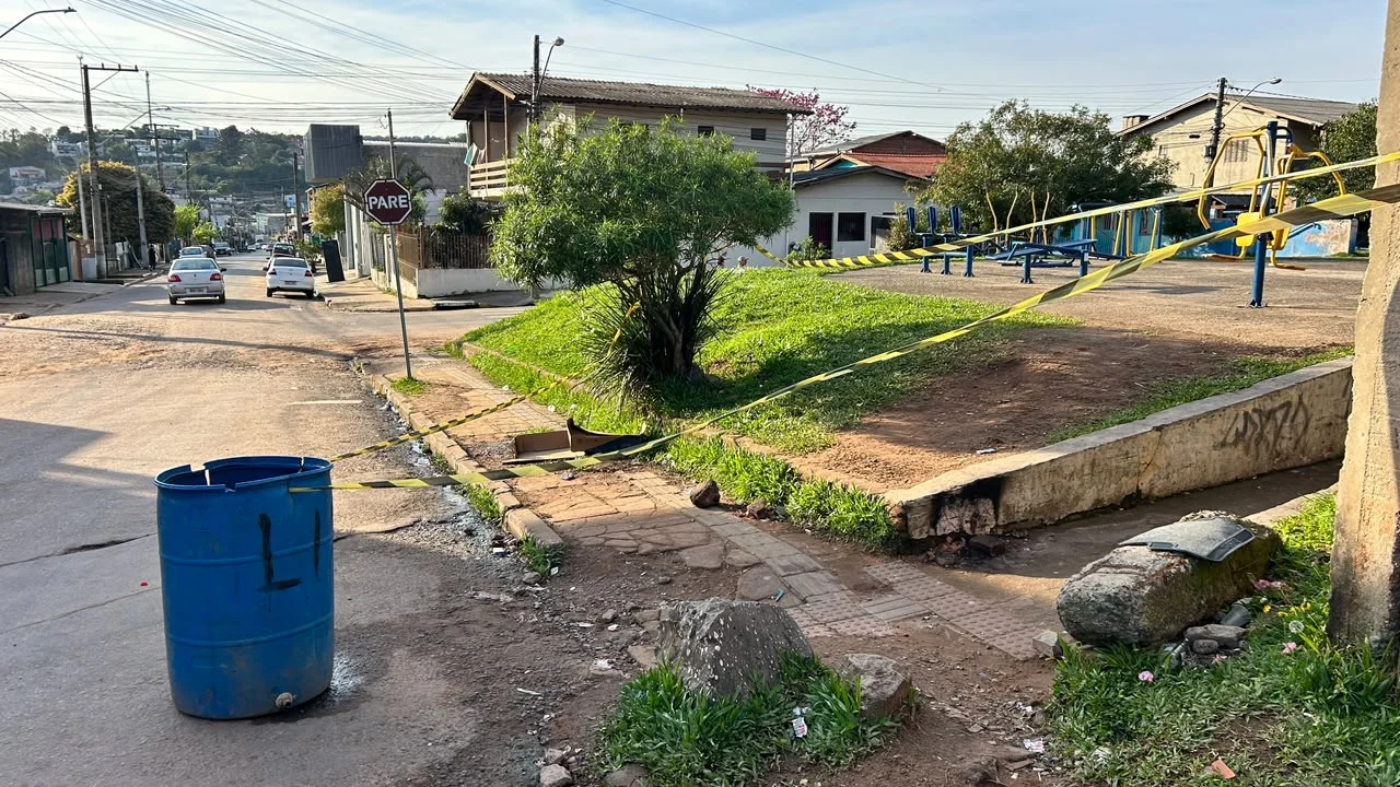 Mulher morre e homem fica gravemente ferido após ataque a tiros em Novo Hamburgo abc+