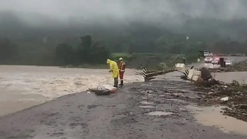 Rio Grande do Sul inicia semana com alerta para forte tempestade