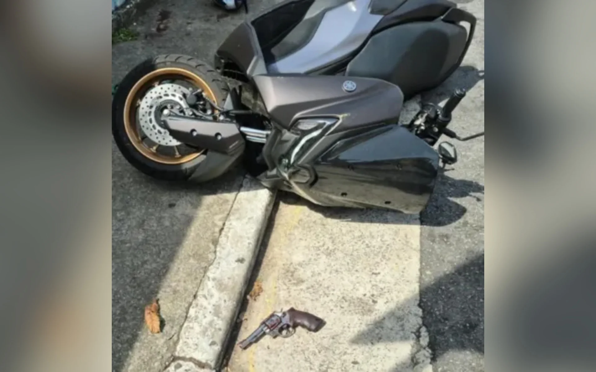VÍDEO: Filho de policial é morto após pai reagir a tentativa de roubo de moto abc+