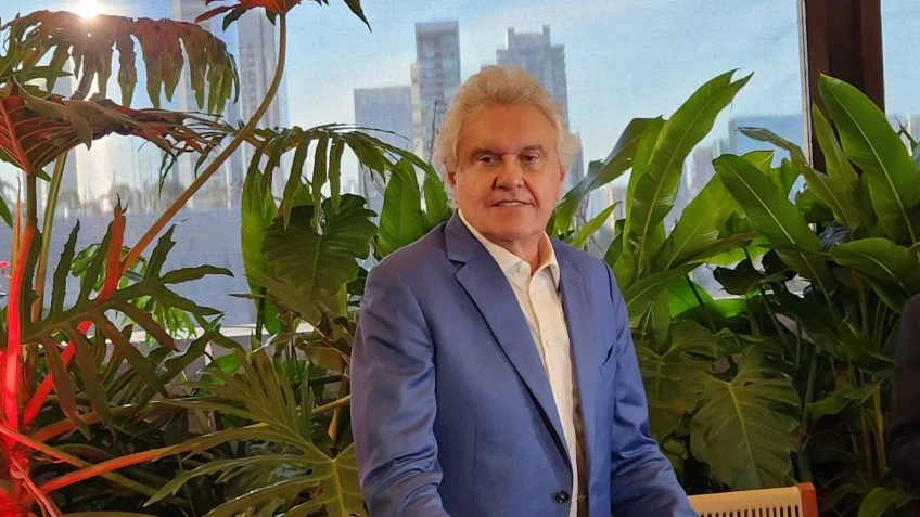 Caiado vê “colapso do varejo” e cita recuperação da Casas Bahia