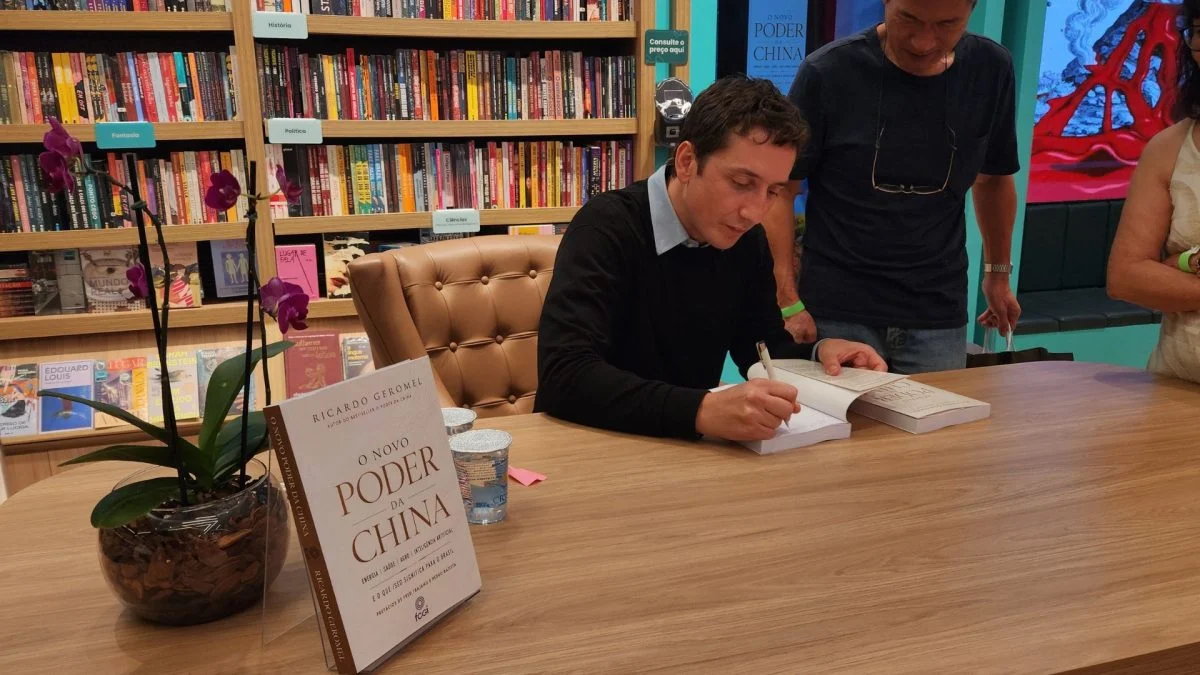 Ricardo Geromel lança “O Novo Poder da China”