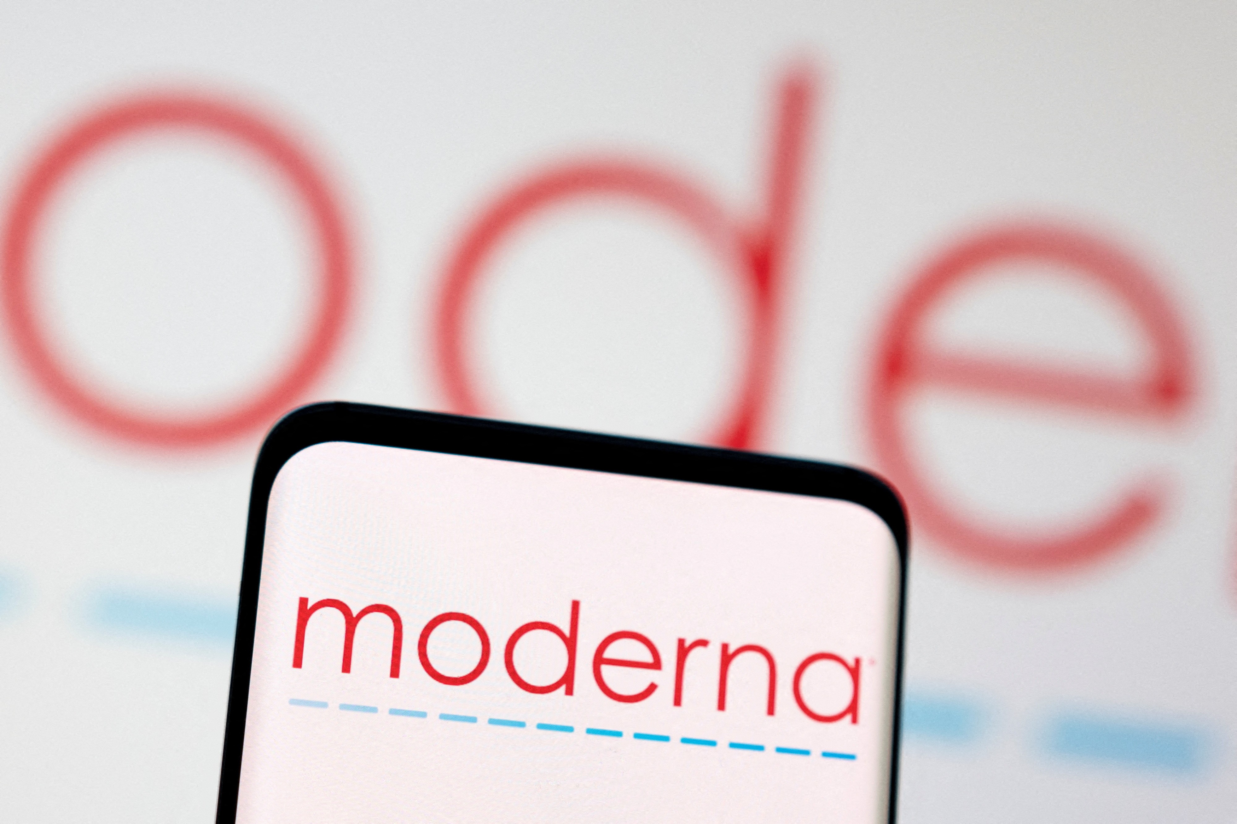 Ações da Moderna disparam 90% após vacina contra câncer G1