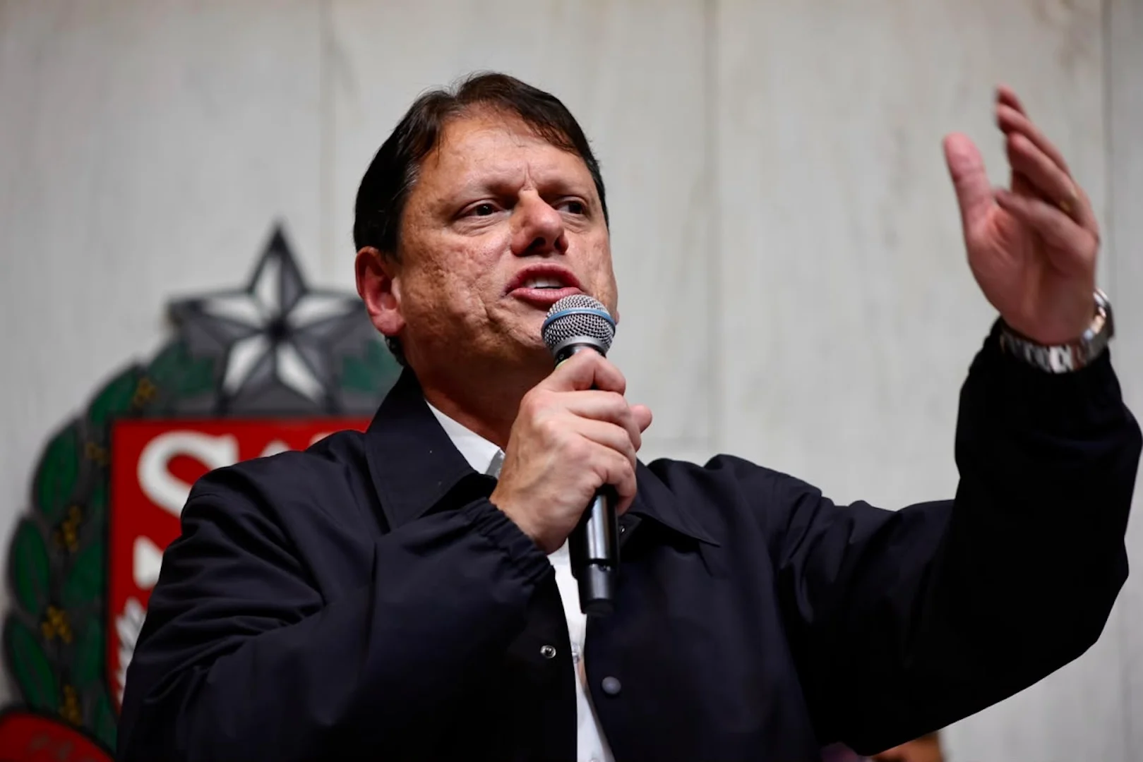 Tarcísio diz não concordar com tudo do bolsonarismo e cita vacinas