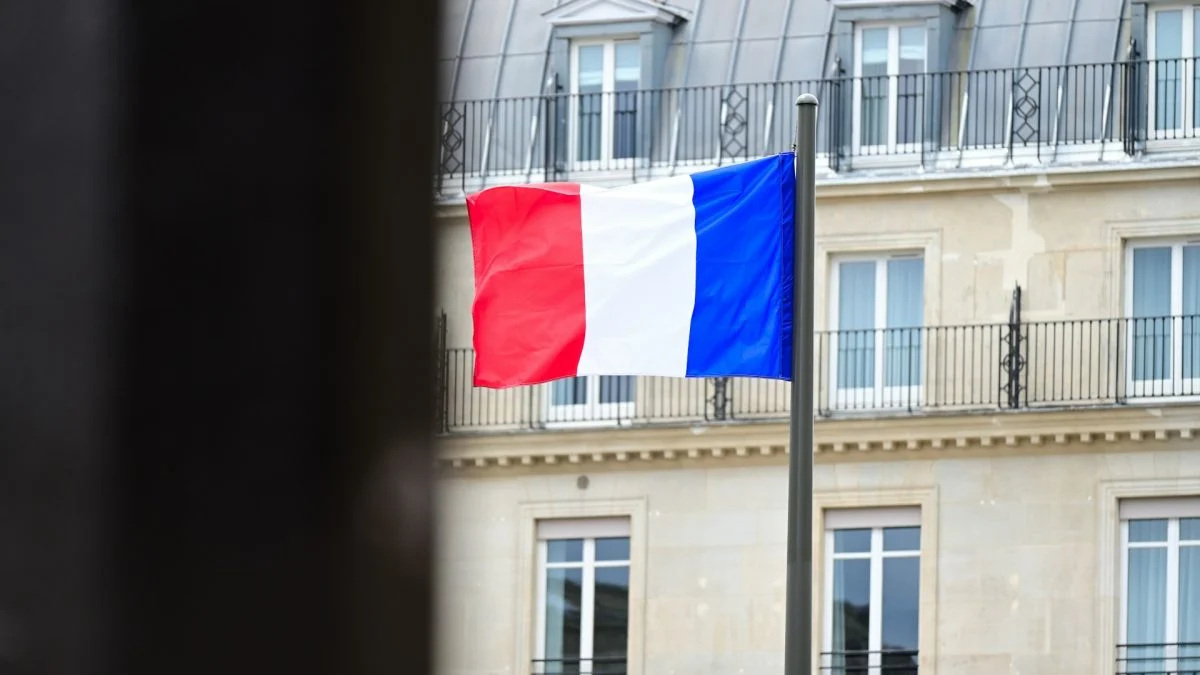 França promulga lei da morte assistida