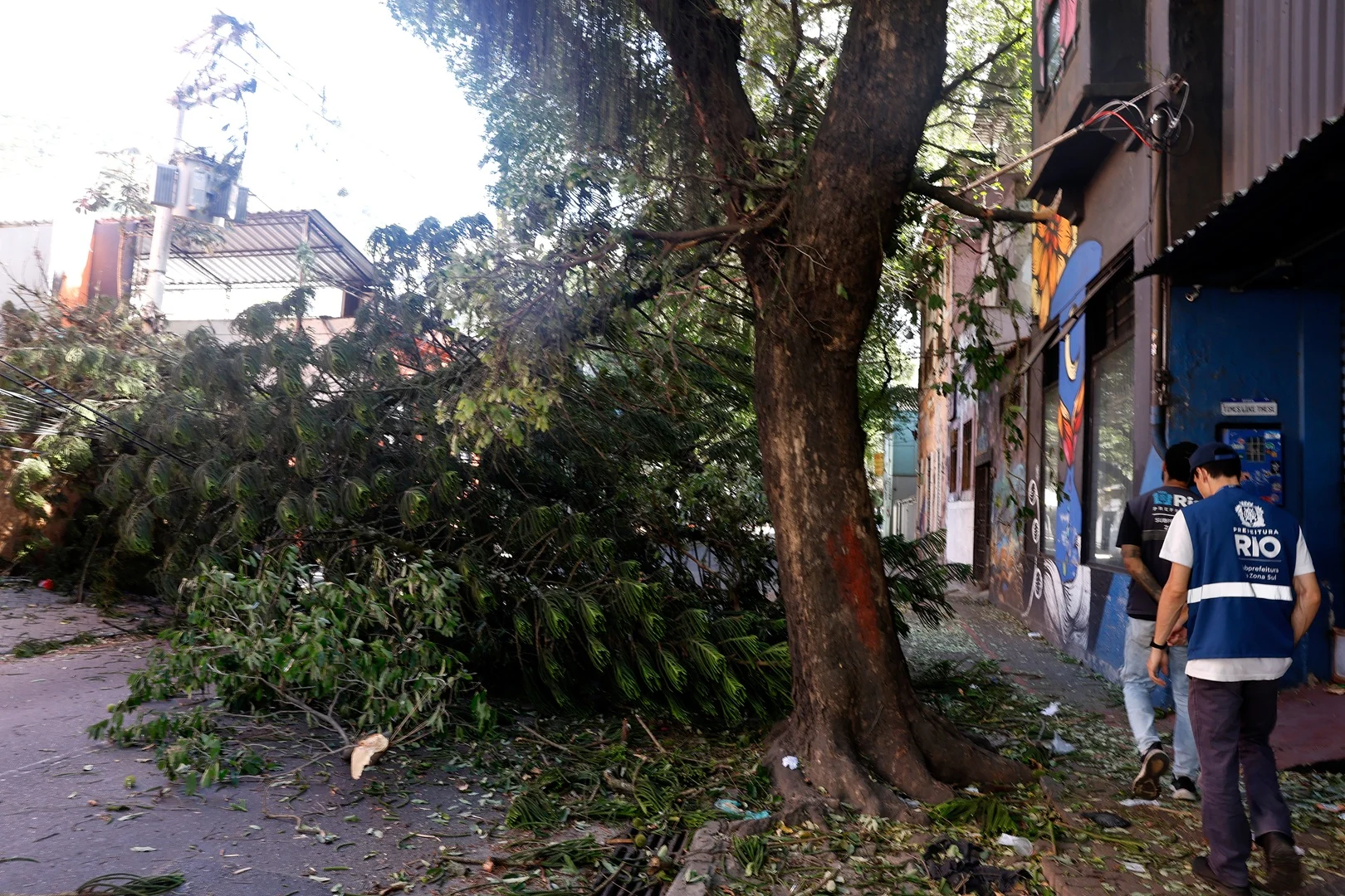 Inmet emite alerta de vendaval para RJ, SP e ES para 6ª feira