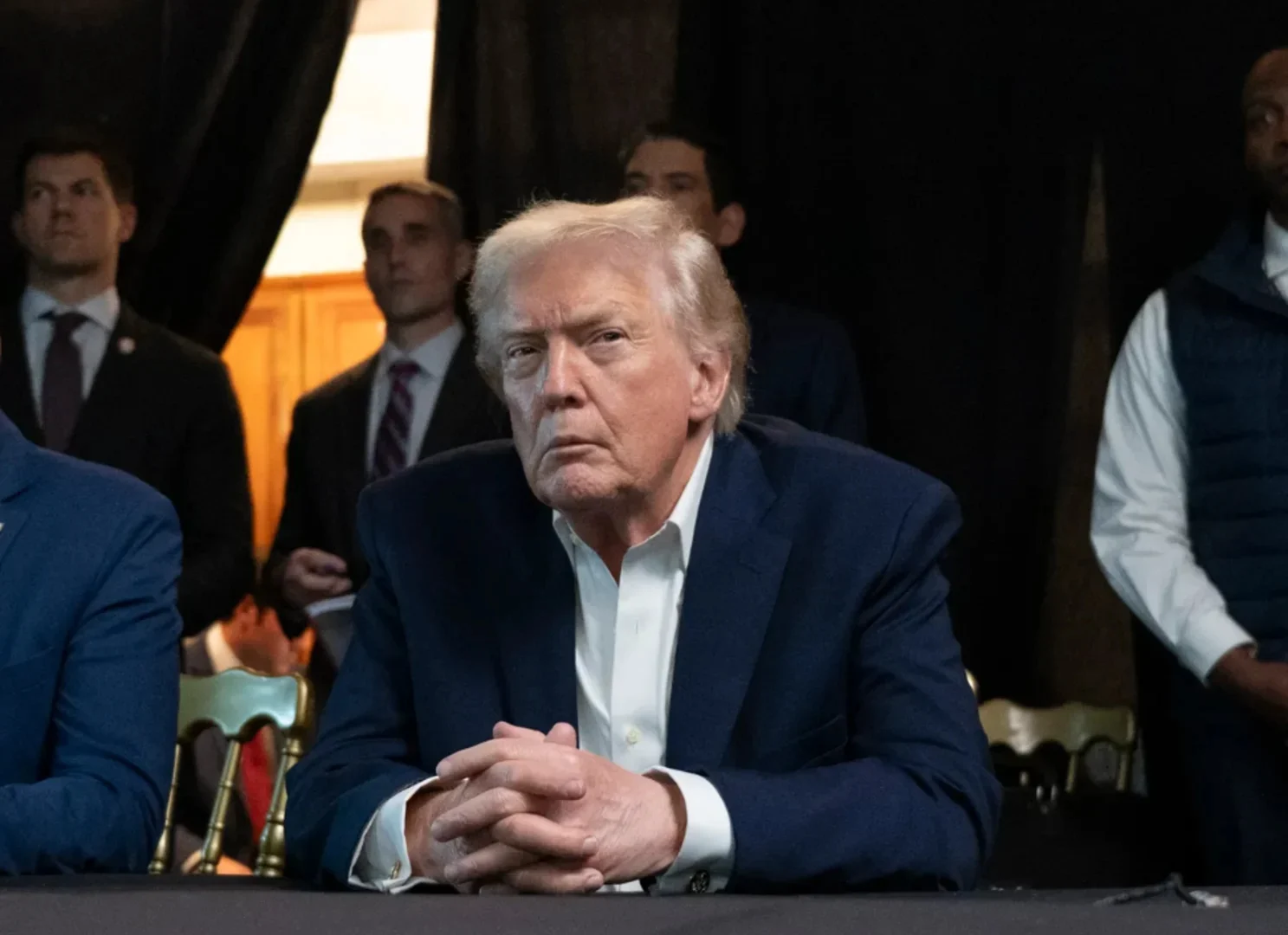 Trump anuncia ofensiva econômica contra o Irã