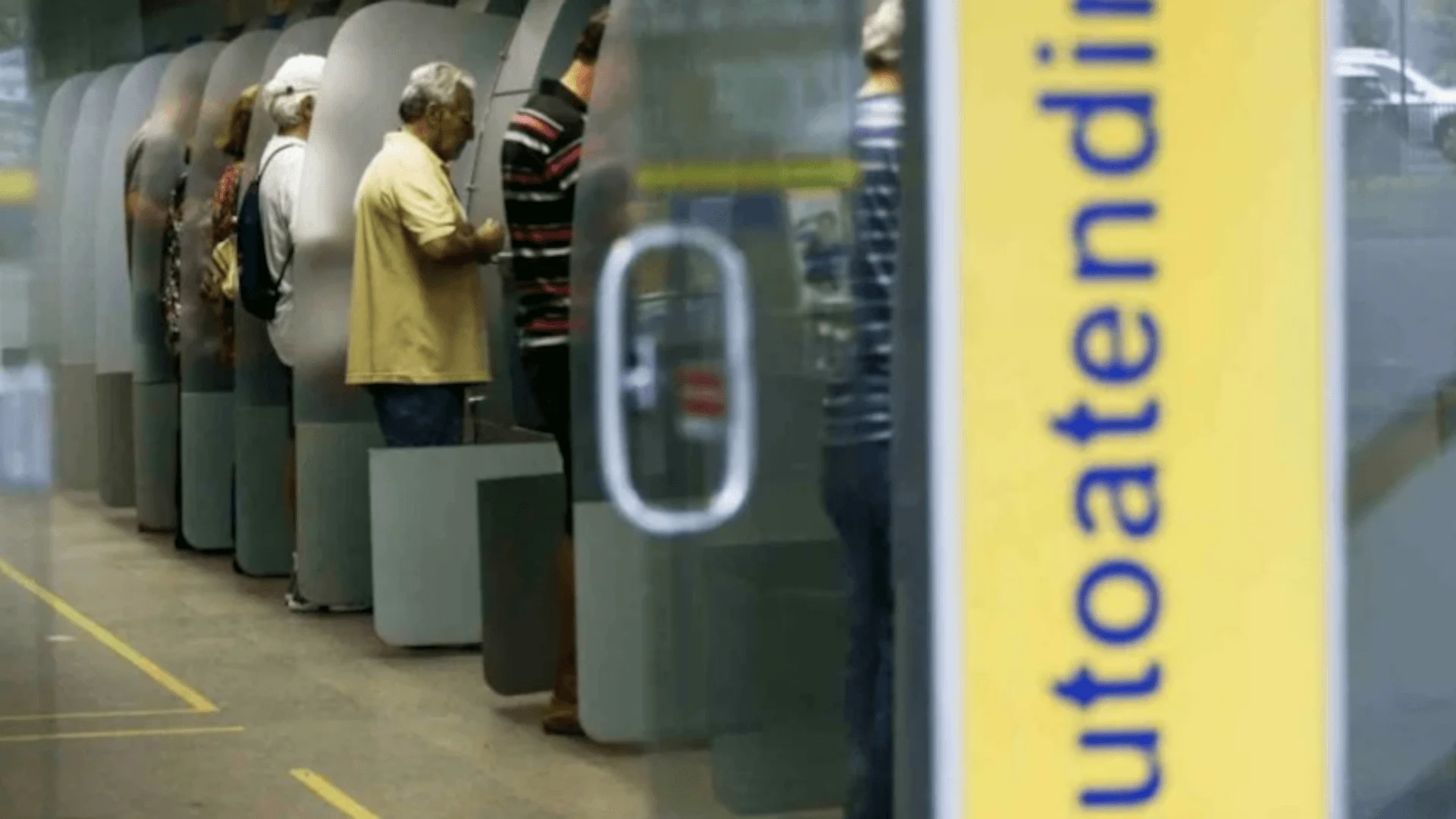 Bancários fazem paralisação nacional nesta 5ª feira