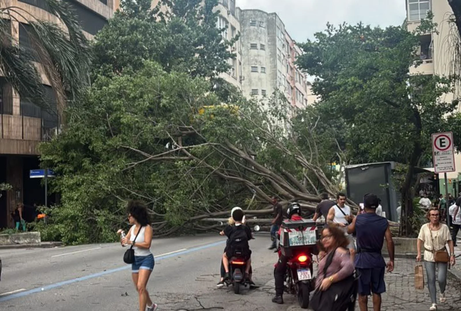 Inmet eleva alerta de vendaval para litoral de SP e RJ