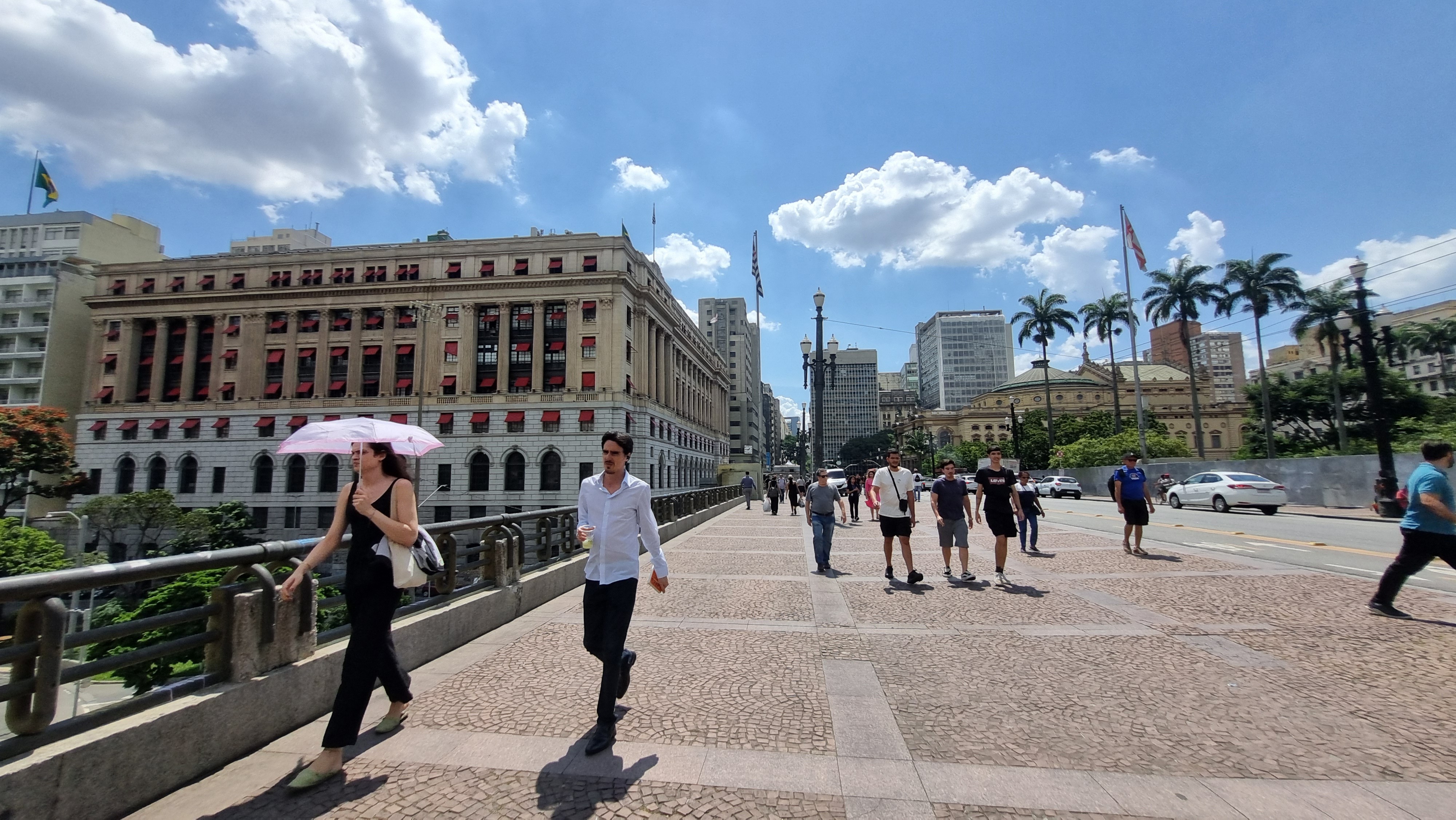 Onda de calor faz temperatura chegar a 34°C na capital e eleva risco de incêndios em SP G1