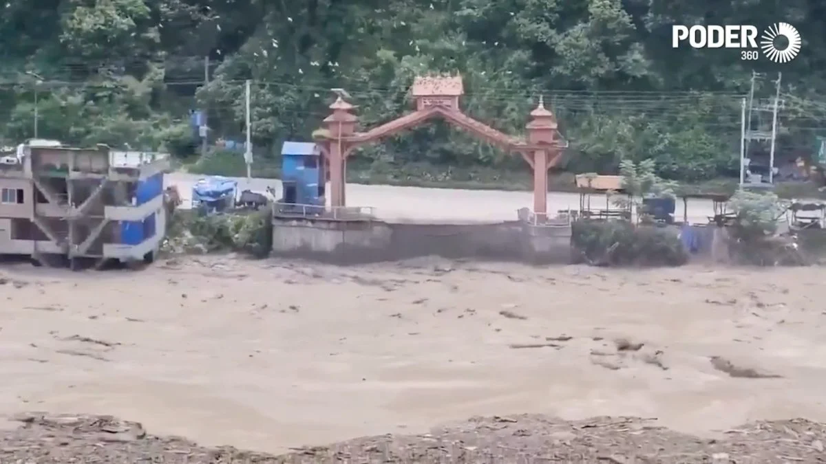 Número de mortos em enchentes no Nepal e Tibete sobe para 494