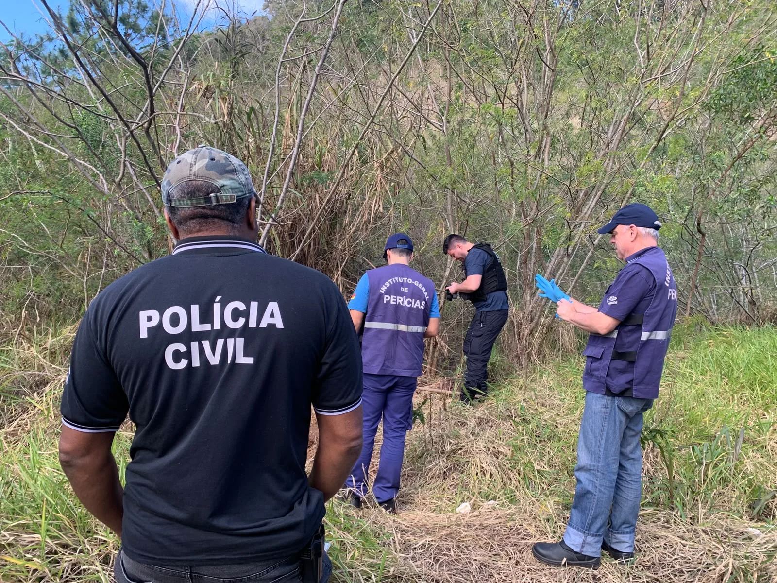 Corpo de mulher é encontrado enterrado no Vale do Paranhana polícia apura ligação com outra morte na região abc+